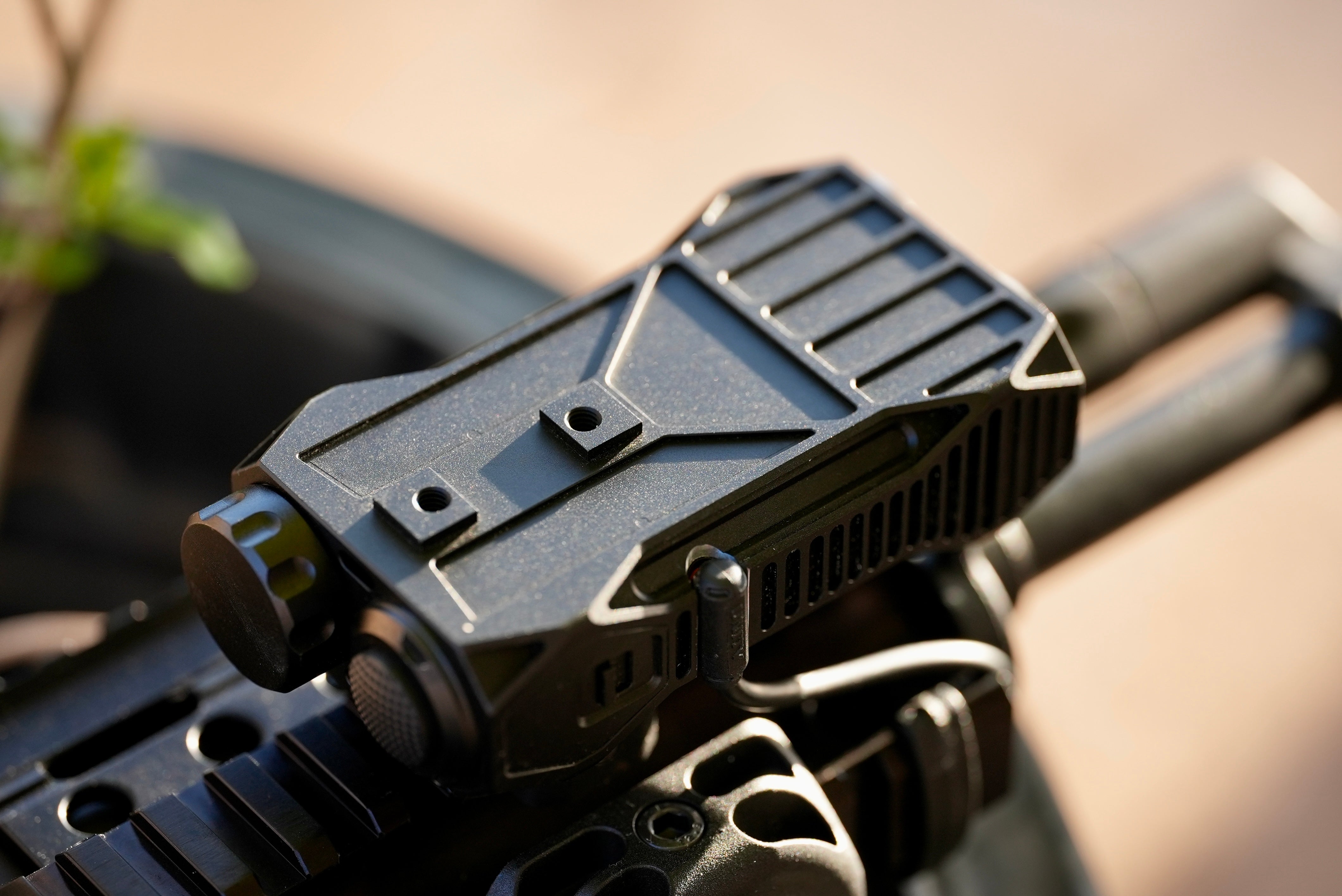 MONOLITH-NV Dual Spectrum Flashlight (Pre-Order) – Villain Weapon Systems